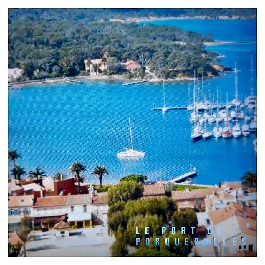 Апартаменты Studio Port D'Hyeres Vue Mer Et Iles De Porquerolles Et Port-Cros Франция